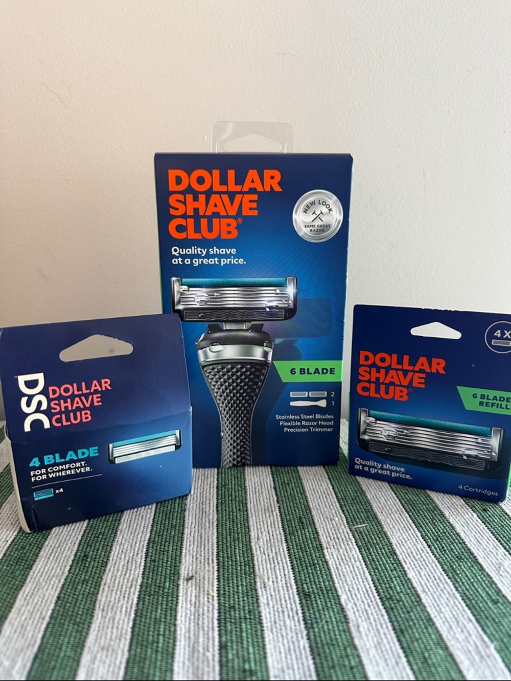 Dollar Shave Club Men’s 6-Blade Razor Pack in Navy Blue